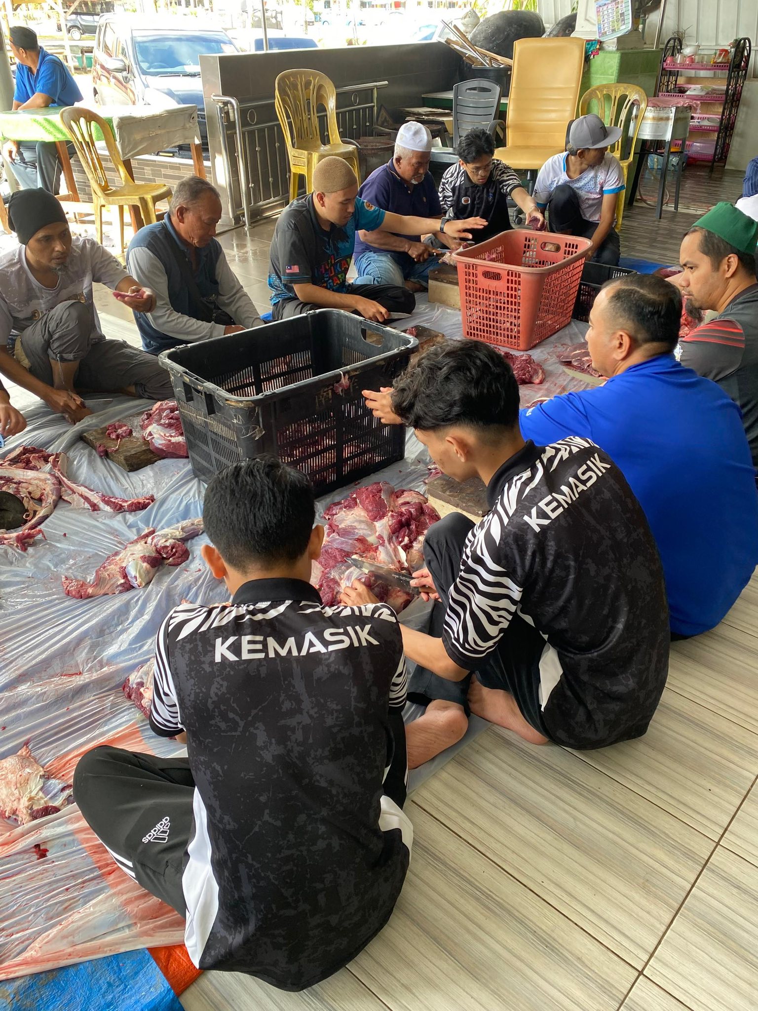 AKTIVITI KHIDMAT MASYARAKAT SENTUHAN KASIH RAMADAN 2026 BAHAGIAN PENYEDIAAN MAKANAN JABATAN HOSPITALITI IKBN KEMASIK DENGAN KERJASAMA SURAU BUKIT, KAMPUNG PANTAI, KEMASIK.