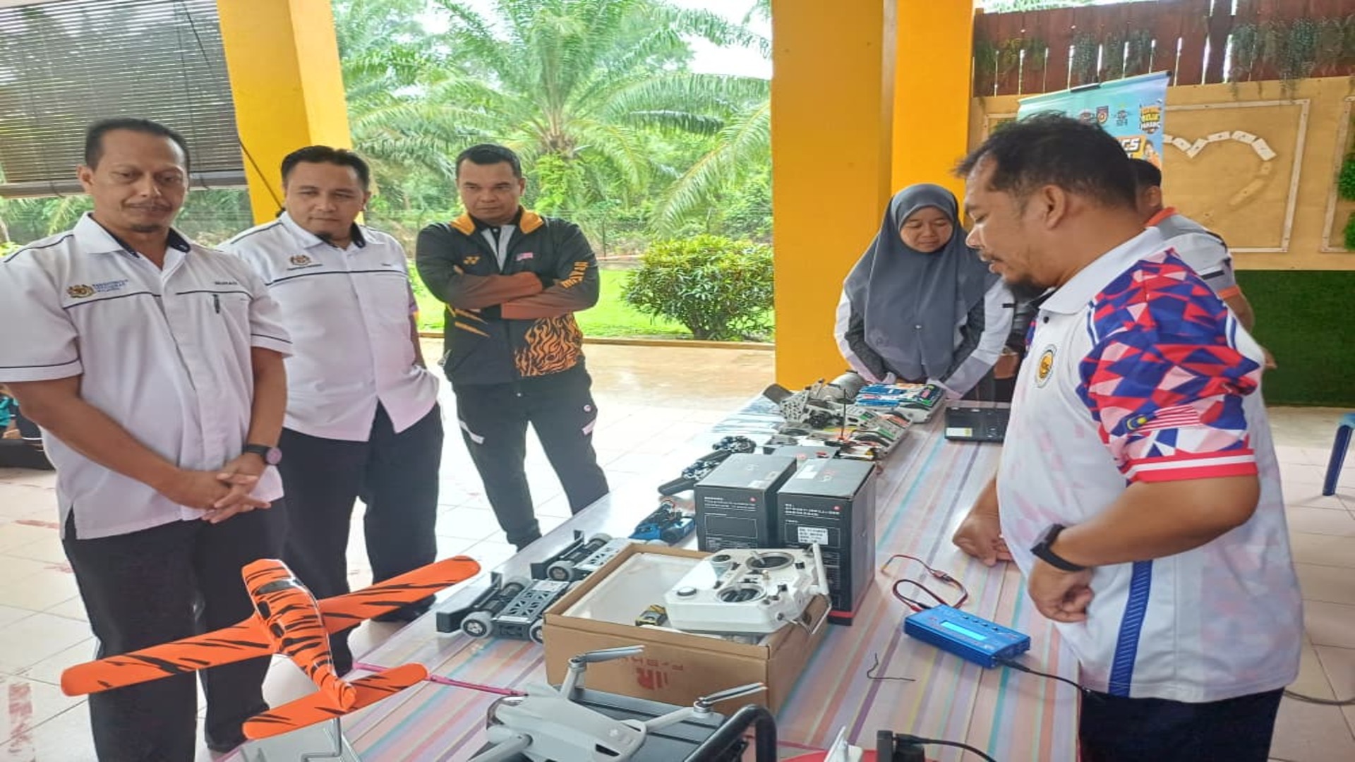 Program Pameran Robotik Dan Dron IKBN Pekan Di SK Kinchir, Pekan