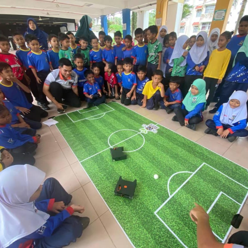 Dunia Robotik dan Drone di SK Paloh Hinai Pekan