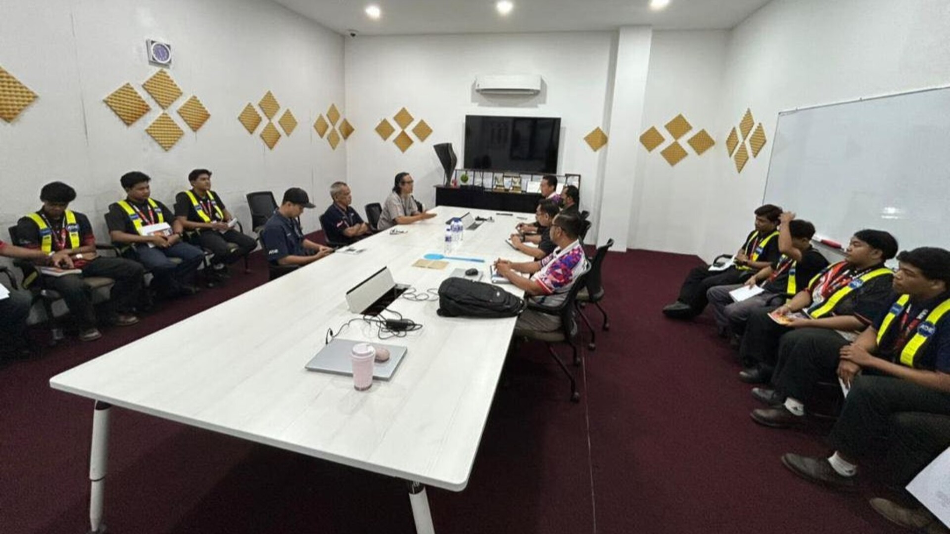 Kunjungan Hormat IKBN Pekan Ke Asia Digital Engineering Sdn Bhd (ADE)