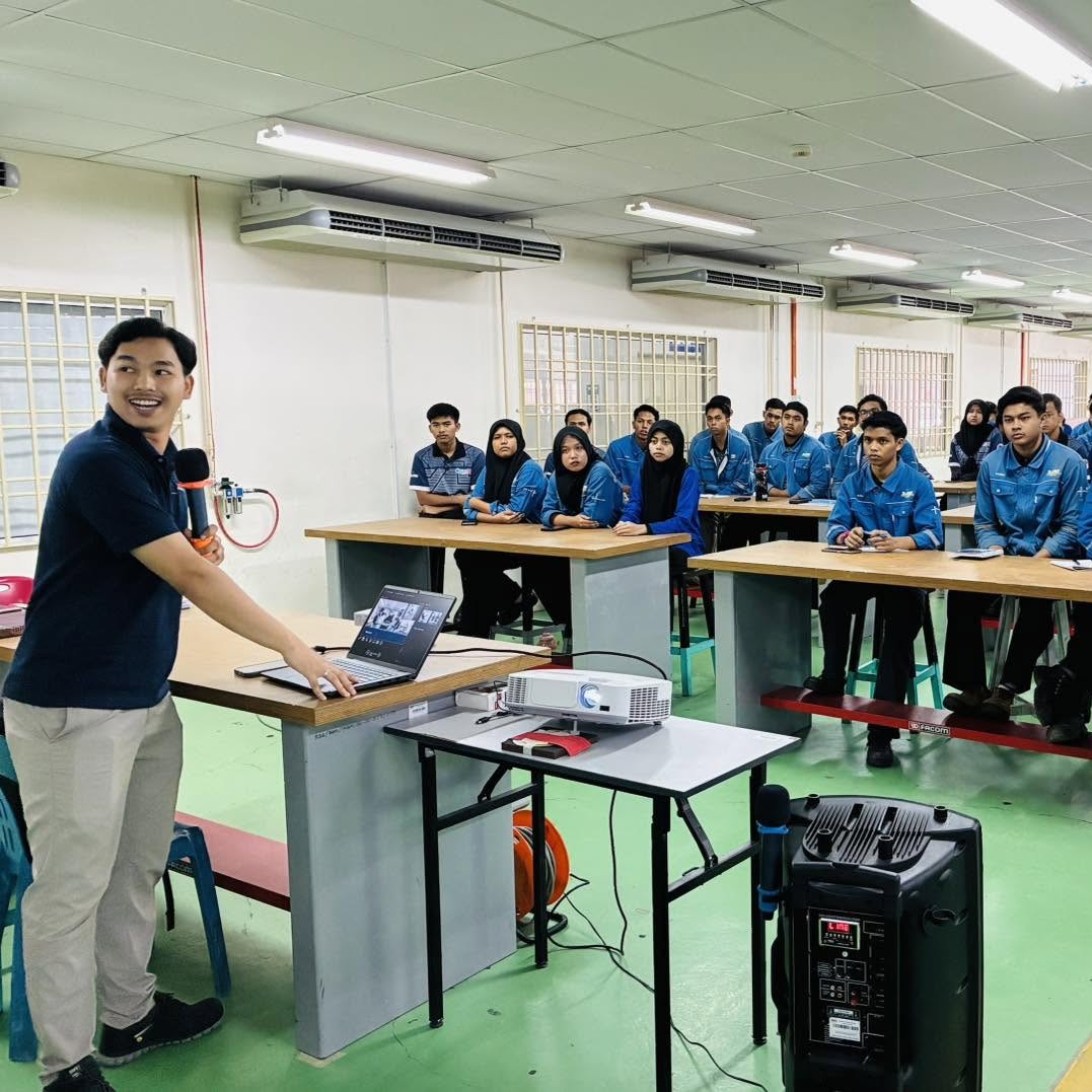 Skyways Technics Asia Buka Peluang Kerjaya Berpendapatan Premium Kepada Pelajar IKBN Pekan