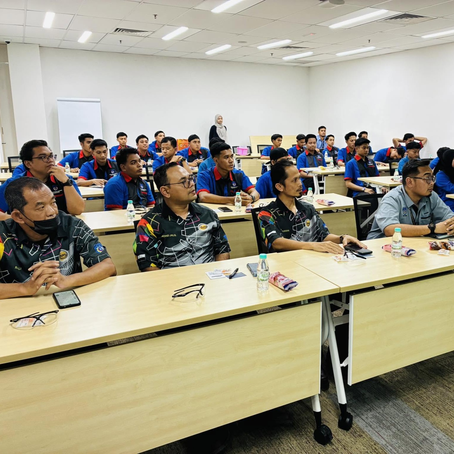 Lawatan Pendedahan Industri Dan Sinergi Strategik IKBN Pekan Di Zenix Aerospace UPECA