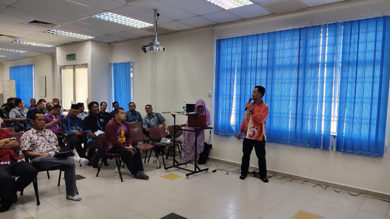 SESI PERJUMPAAN PENGARAH BERSAMA PENGAJAR IKBN PEKAN