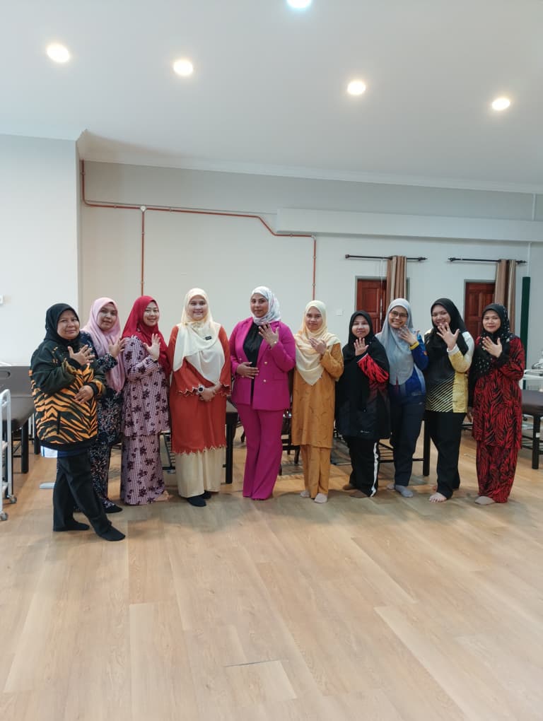 SESI PERKONGSIAN ILMU (IN HOUSE TRAINING) JABATAN TEKNOLOGI KOSMETOLOGI BERSAMA KAKITANGAN IKBN PERETAK TAHUN 2025: BASIC MANICURE