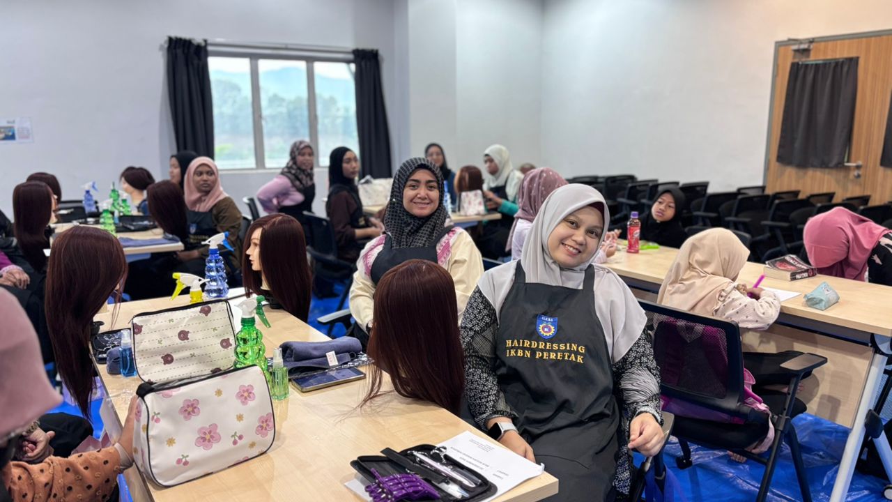KERJASAMA UNGGUL- BENGKEL KEMAHIRAN GUNTING RAMBUT MUSLIMAT MASJID PERODUA & IKBN PERETAK