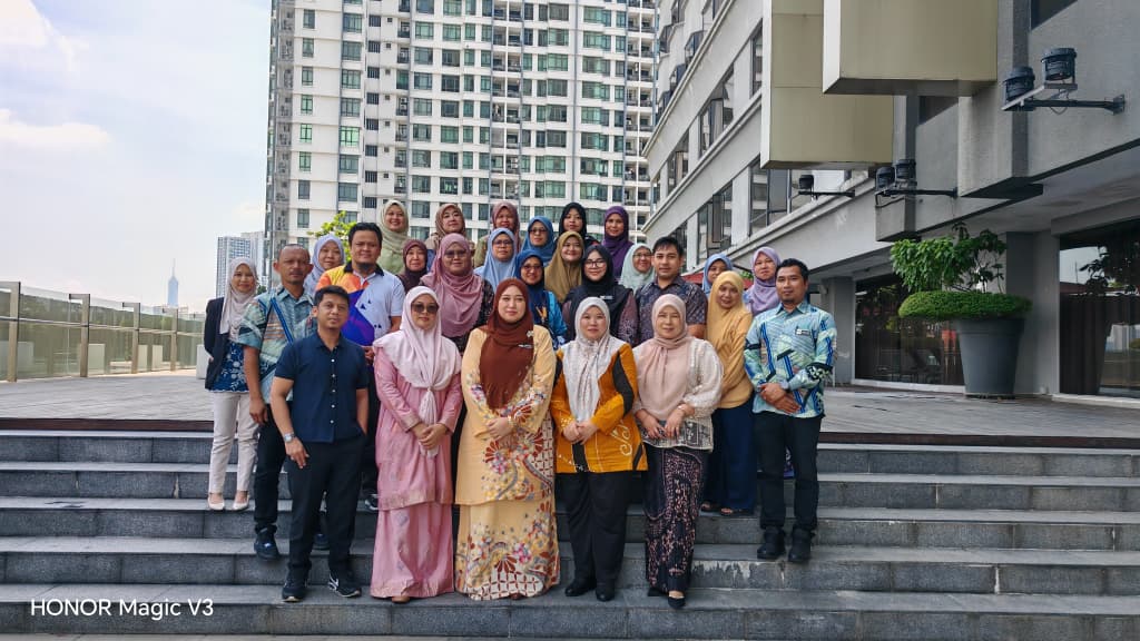 MESYUARAT KERJA PEMANTAPAN KURIKULUM & PENGESAHAN SOALAN PEPERIKSAAN AKHIR ILKBS BIDANG TEKNOLOGI FESYEN DAN PAKAIAN SIRI 1 TAHUN 2026