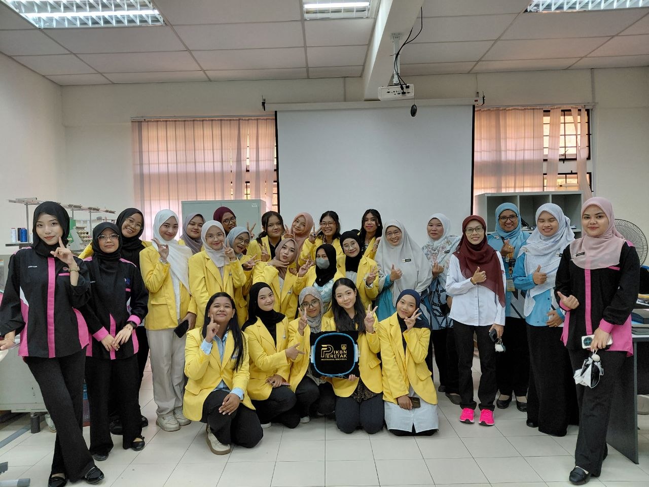 LANGKAH GLOBAL IKBN PERETAK: SANTUNI DELEGASI UNNES INDONESIA