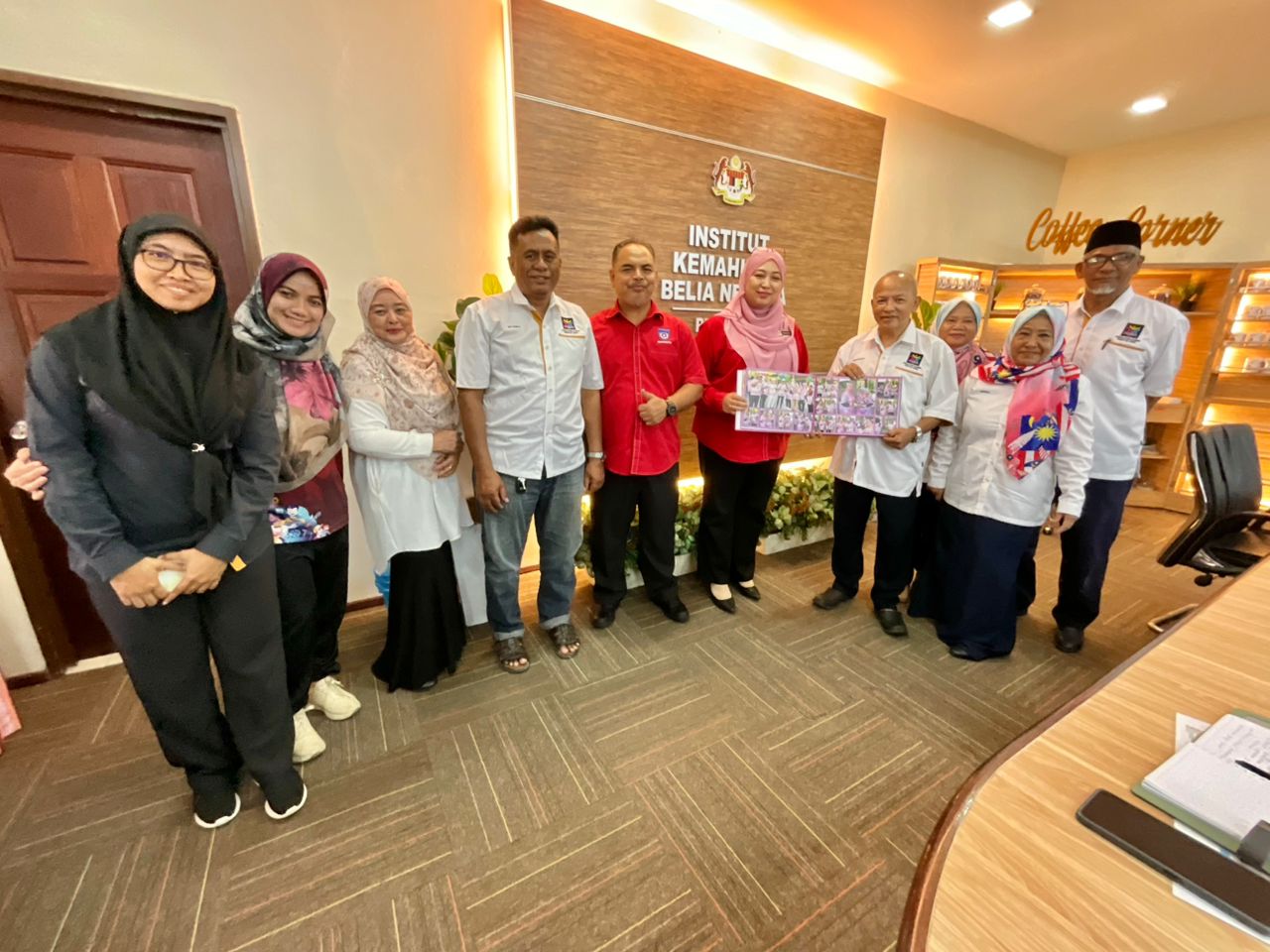 SESI KUNJUNGAN HORMAT ALUMNI IKBN PERETAK (BARU) 2026