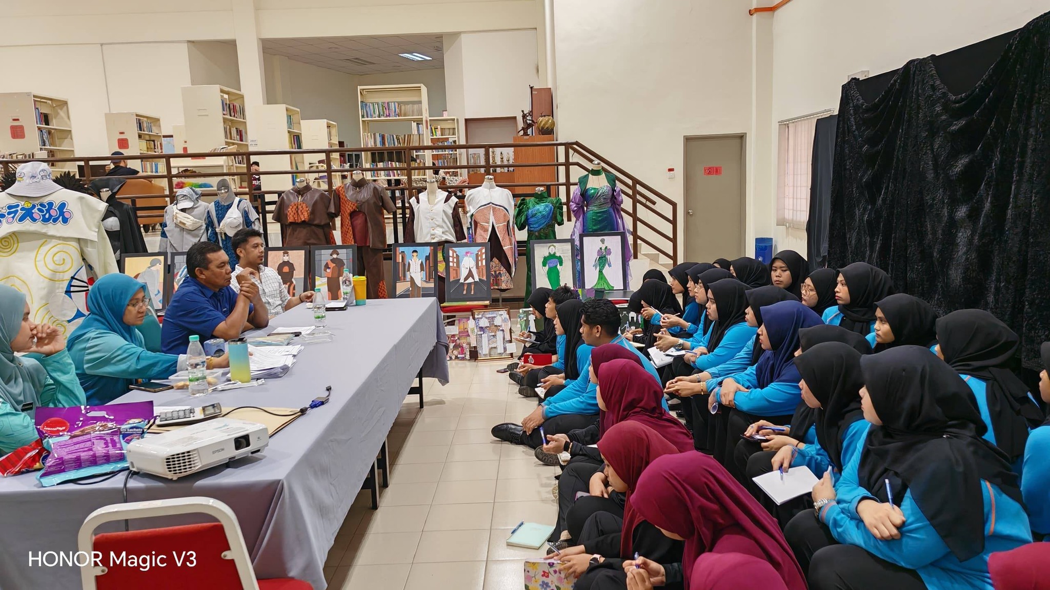 REKAAN BERKONSEP INSPIRASI, PELAJAR DIPLOMA REKAAN FESYEN IKBN PERETAK PAMER BAKAT TERPENDAM