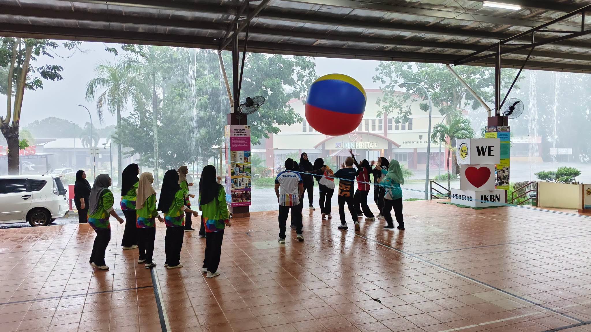 “CATCH THE GIANT” MERIAHKAN DATARAN HEP, PUPUK SEMANGAT BERPASUKAN