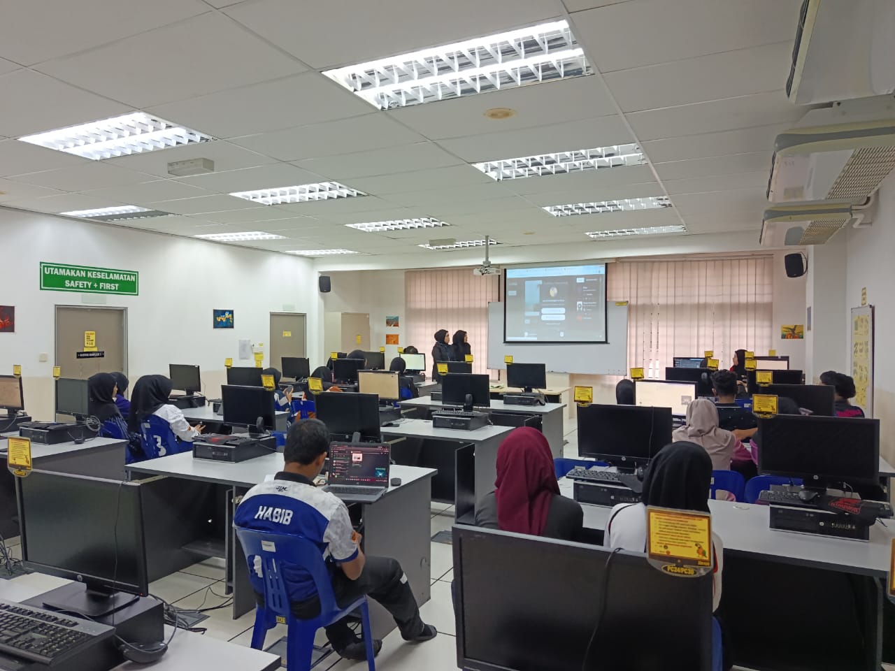 KREATIVITI & KEUSAHAWANAN BERGERAK SEIRING BERSAMA KELAB TECHNO VENTURE!