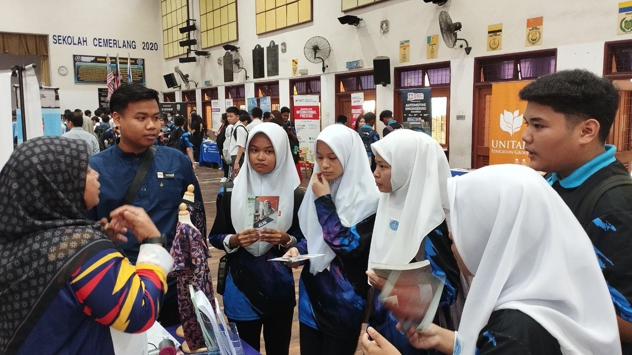 PAMERAN KERJAYA TVET BUKA MINDA PELAJAR SMK RAJA ABDULLAH