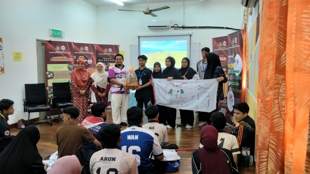 PROGRAM SIHAT TANPA AIDS UNTUK REMAJA (PROSTAR): USAHA TINGKAT KESEDARAN REMAJA DI HULU SELANGOR