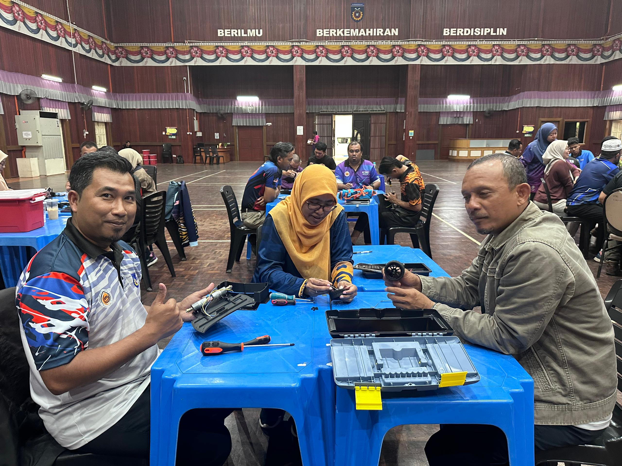 IKBN PERETAK SERTAI BENGKEL PEMBANGUNAN SOCCER ROBOT