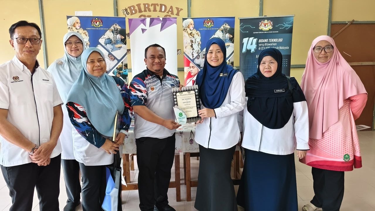 IKBN PERETAK MERIAHKAN KARNIVAL KOKURIKULUM, HARI KERJAYA DAN HARI KOPERASI MADANI SMK GEDANGSA
