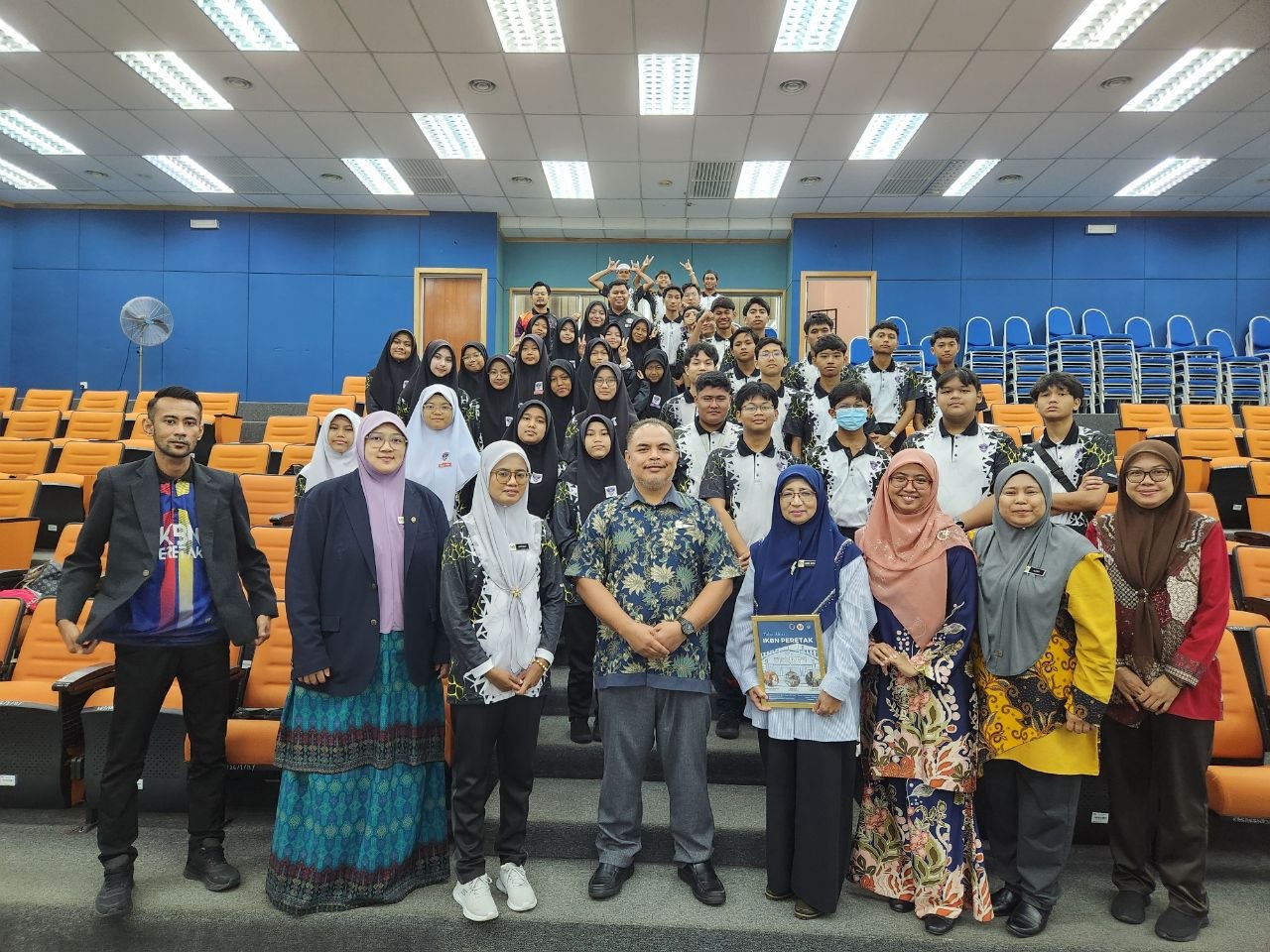 MENCUNGKIL POTENSI BELIA: LAWATAN KERJAYA SMK PROTON CITY KE IKBN PERETAK CETUS INSPIRASI HALA TUJU TVET