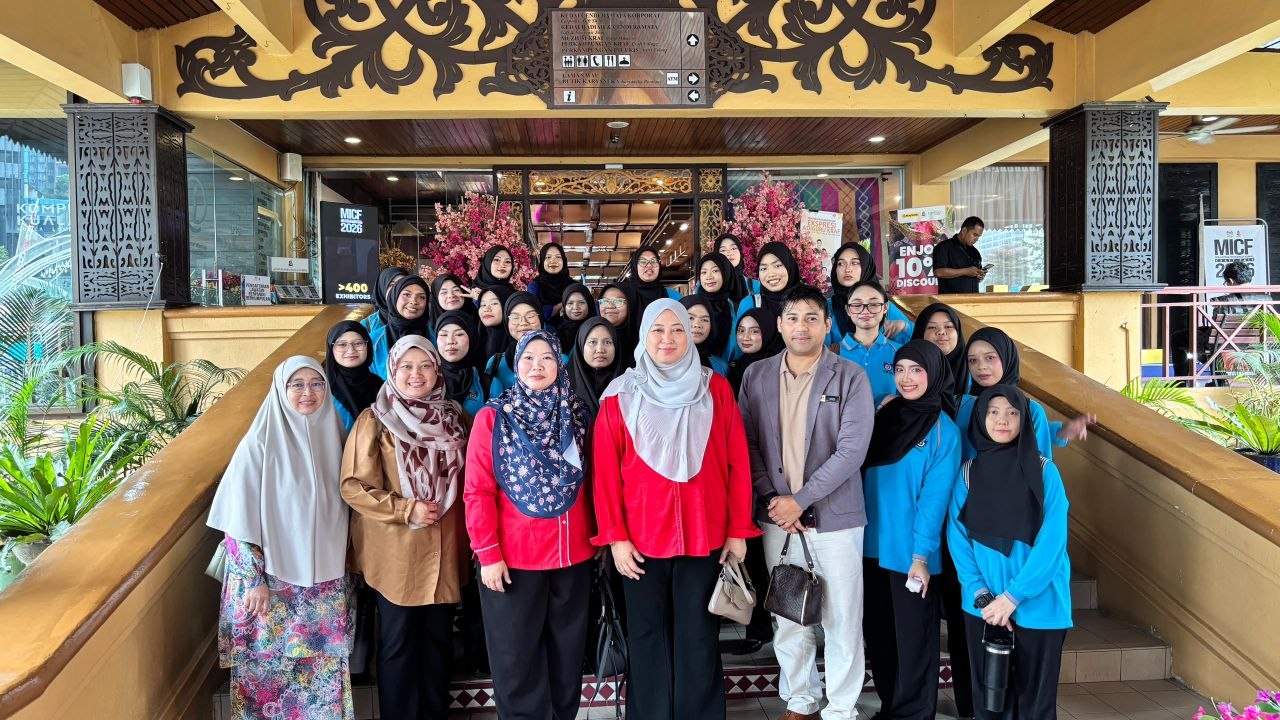  IKBN PERETAK MERIAHKAN POLYCC FASHION WEEK 2026 