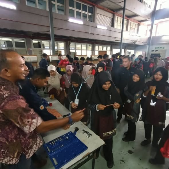 LAWATAN SAMBIL BELAJAR PELAJAR SMK ABDUL SAMAD, KELANTAN KE IKTBN DUSUN TUA