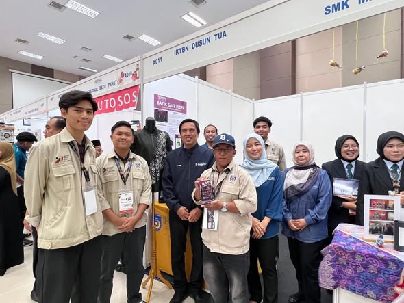 LAWATAN PENGARAH IKTBN DUSUN TUA KE BOOTH IPD