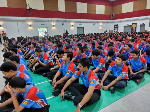 PERHIMPUNAN BULANAN PELAJAR BERSAMA PENGARAH