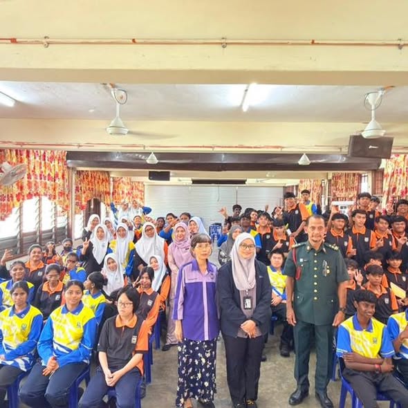  Pendidikan TVET sempena Minggu Kerjaya DI Sekolah Menengah Kebangsaan Sri Muda, Shah Alam