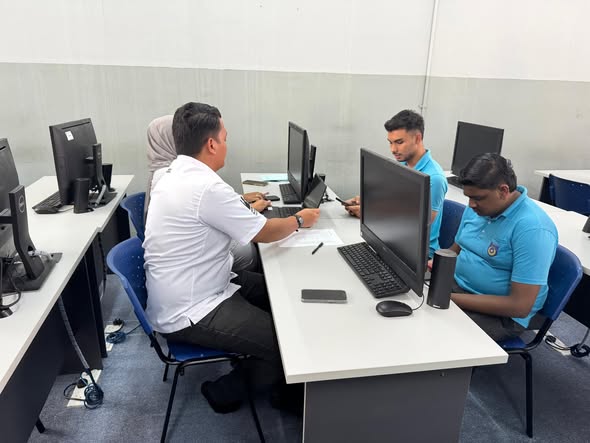 Sesi Temuduga Pelajar dengan Akademi Bateriku Sdn. Bhd. 