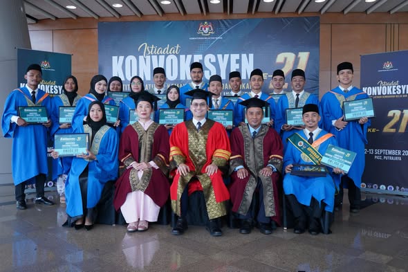 GRADUAN TERBAIK IKTBN DUSUN TUA