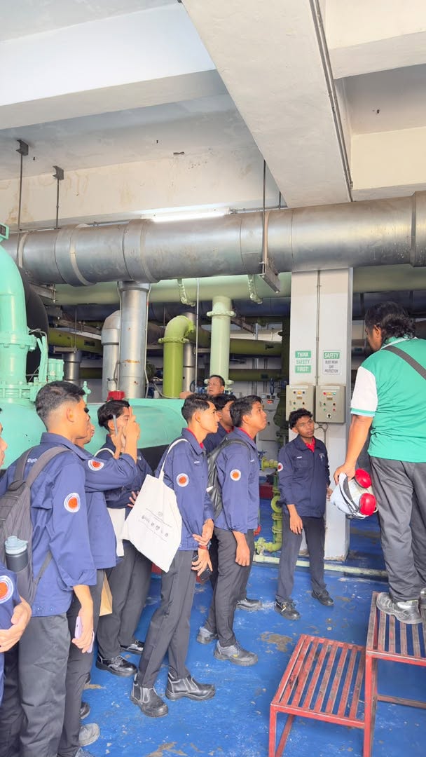  BHG PENYEJUKBEKUAN & PENYAMANAN UDARA, JBT.TEK.ELEKTRIK IKTBN DUSUN TUA : PROGRAM PENDEDAHAN INDUSTRI PELAJAR BHG.PENYEJUKBEKUAN & PENYAMANAN UDARA - DLL 04 