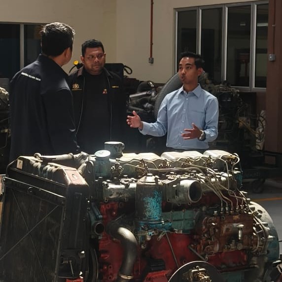 Kunjungan wakil Scania (Malaysia) Sdn. Bhd