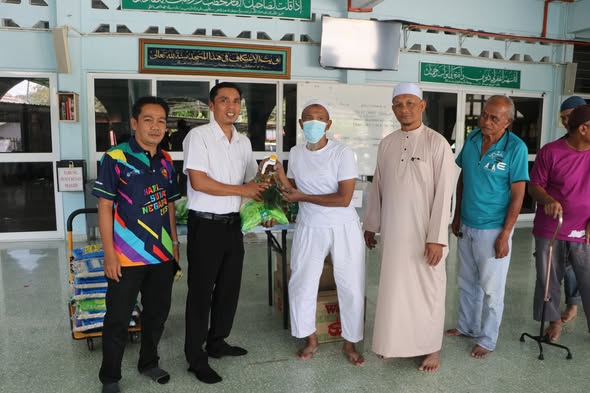 Penyampaian sumbangan Ramadan dan Hari Raya kepada golongan asnaf