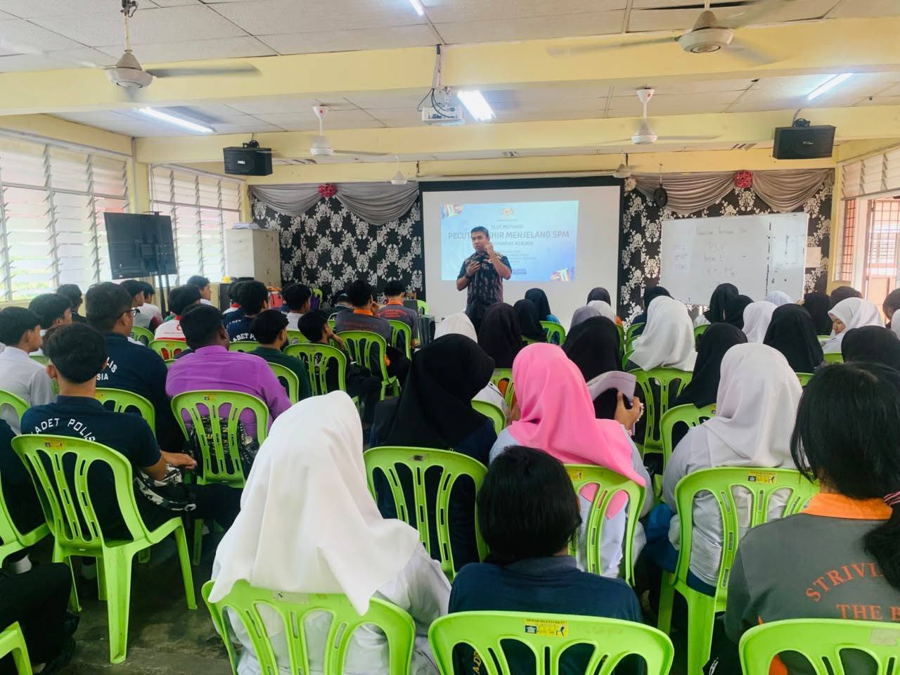 TAKLIMAT PENDIDIKAN TVET DAN KERJAYA SEMPENA PECUTAN AKHIR CALON SPM DI SMK DUSUN NANDING
