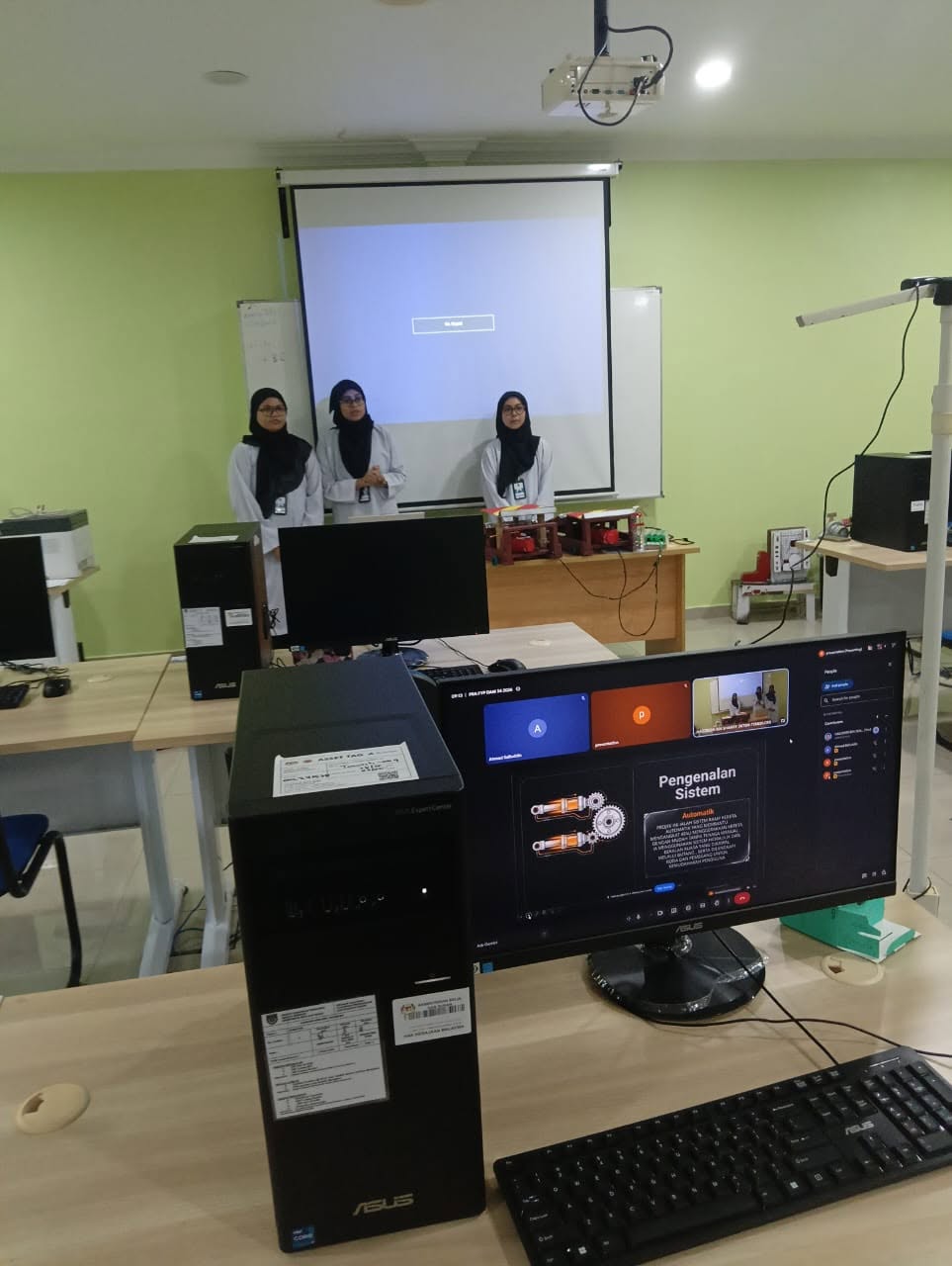 SESI PRA PEMBENTANGAN DALAM TALIAN PROJEK AKHIR PELAJAR DKM IKTBN