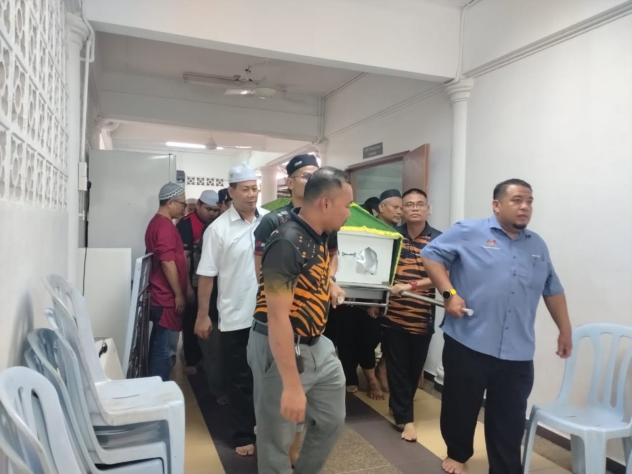 SELAMAT JALAN KE NEGERI ABADI.