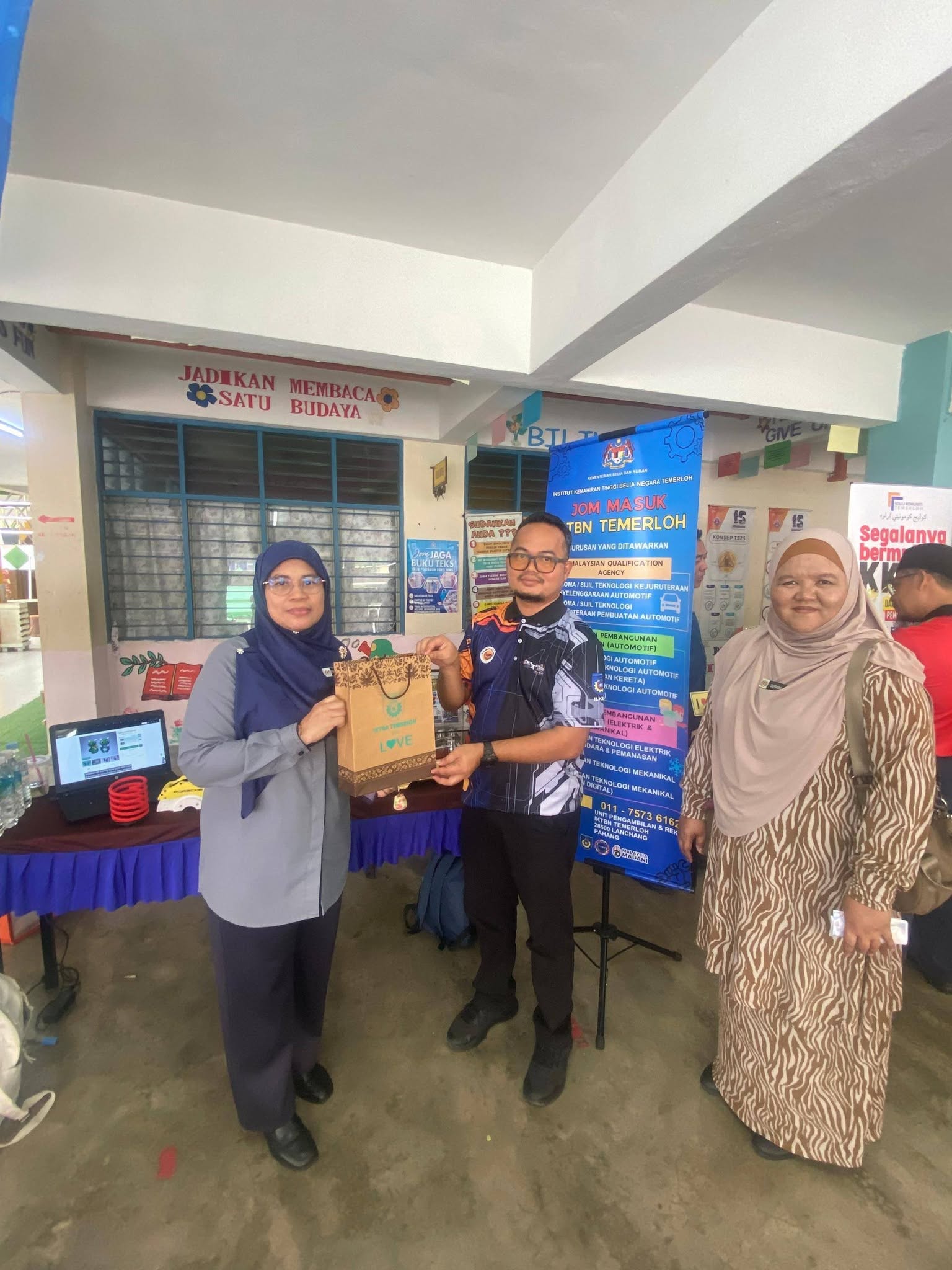 KARNIVAL KERJAYA DAN STEM BARA