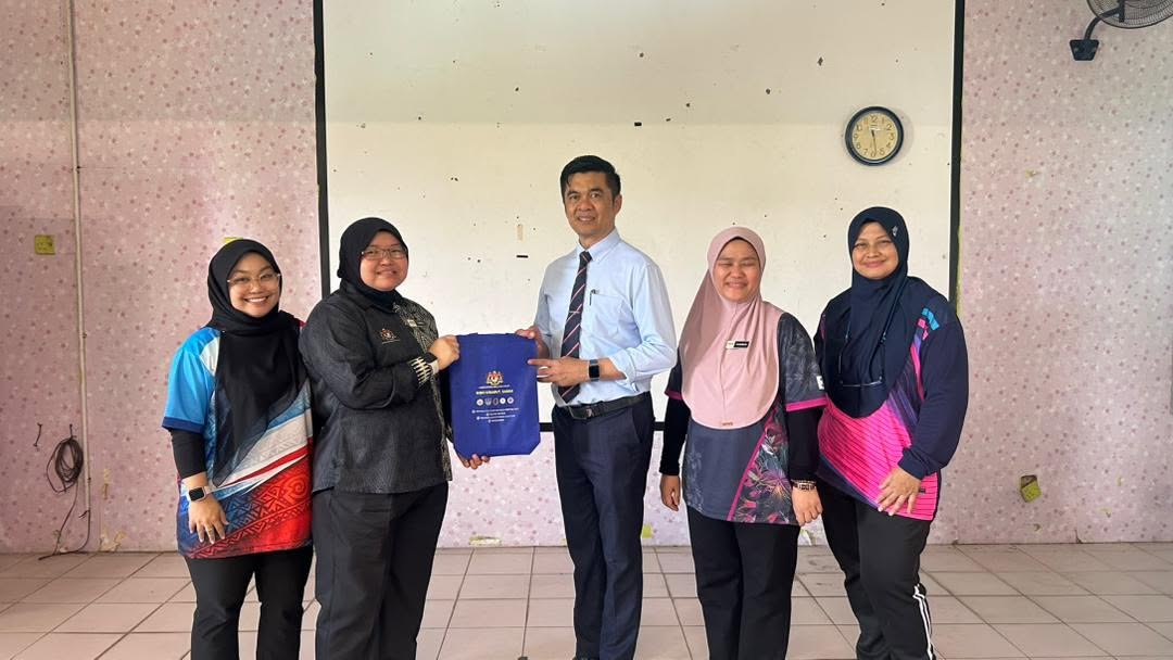 TAKLIMAT PERKONGSIAN IKBN KINARUT TARIK MINAT PELAJAR BAHARU TINGKATAN ENAM SMK TAKIS PAPAR