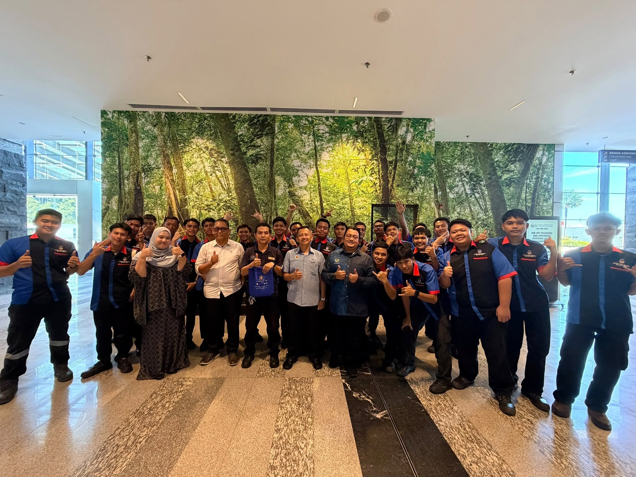LAWATAN PENDEDAHAN INDUSTRI KE SABAH INTERNATIONAL CONVENTION CENTRE (SICC)