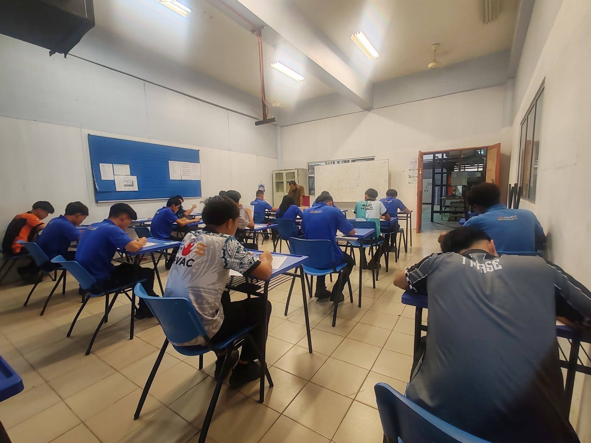 Peperiksaan Akhir ILKBS Sesi 2/2026 (Julai) kini sedang berlangsung di Institut Kemahiran Belia Negara (IKBN) Kinarut bermula 20 hingga 23 Julai 2026.