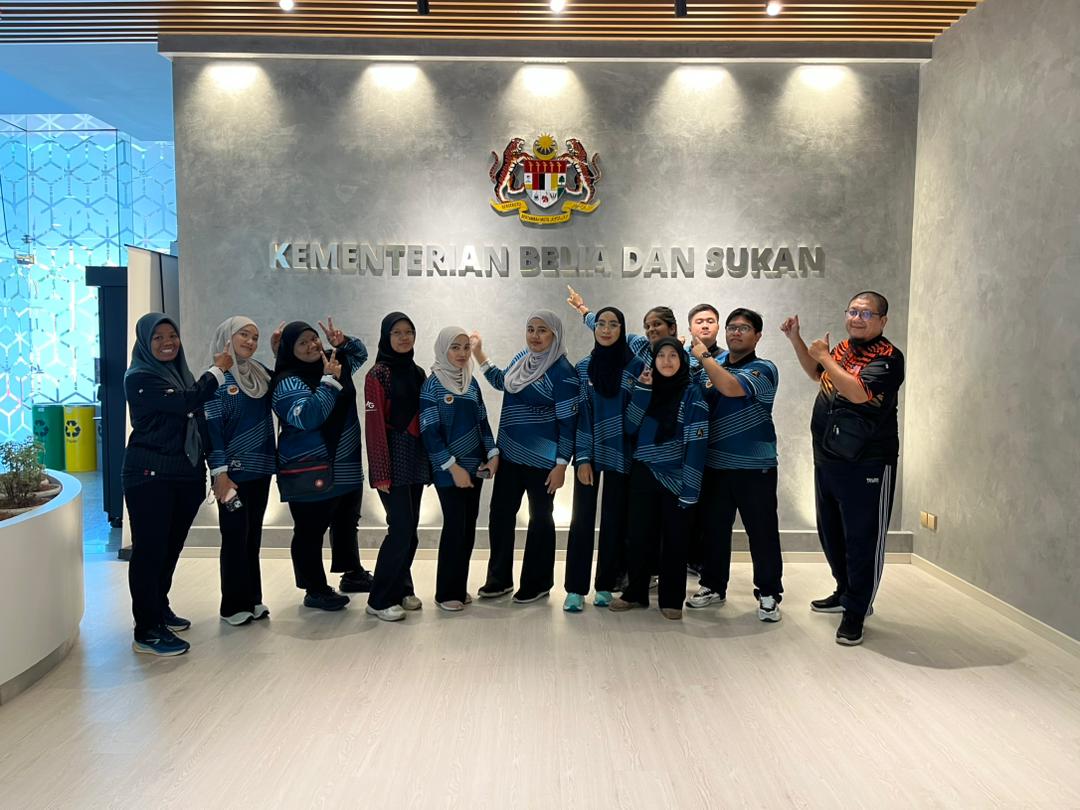 Pelajar IKTBN Alor Gajah Sertai Sambutan Hari Kesukarelaan Belia Malaysia 2025