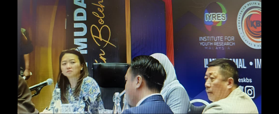 Pelajar IKTBN Alor Gajah hadiri Persidangan Meja Bulat KBS