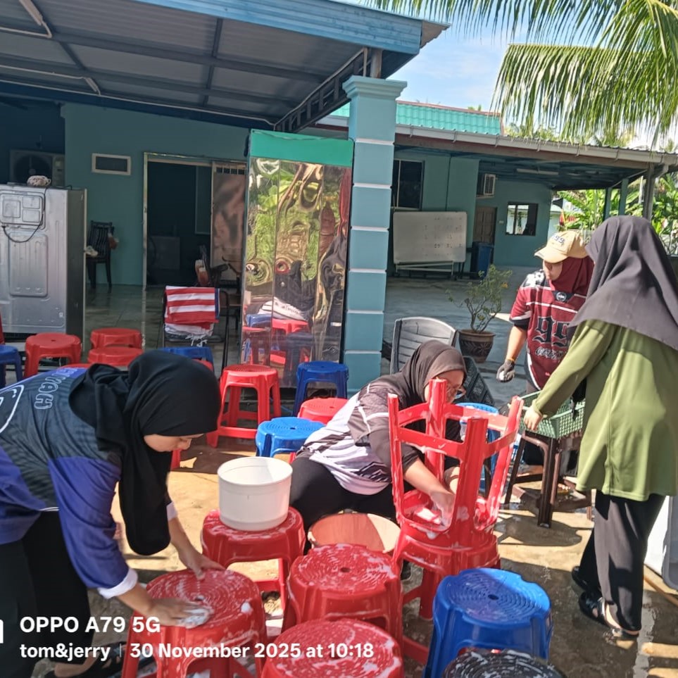 MIsi Pasca Banjir Khidmat Bakti Pegawai dan Pelajar IKTBN Alor Gajah