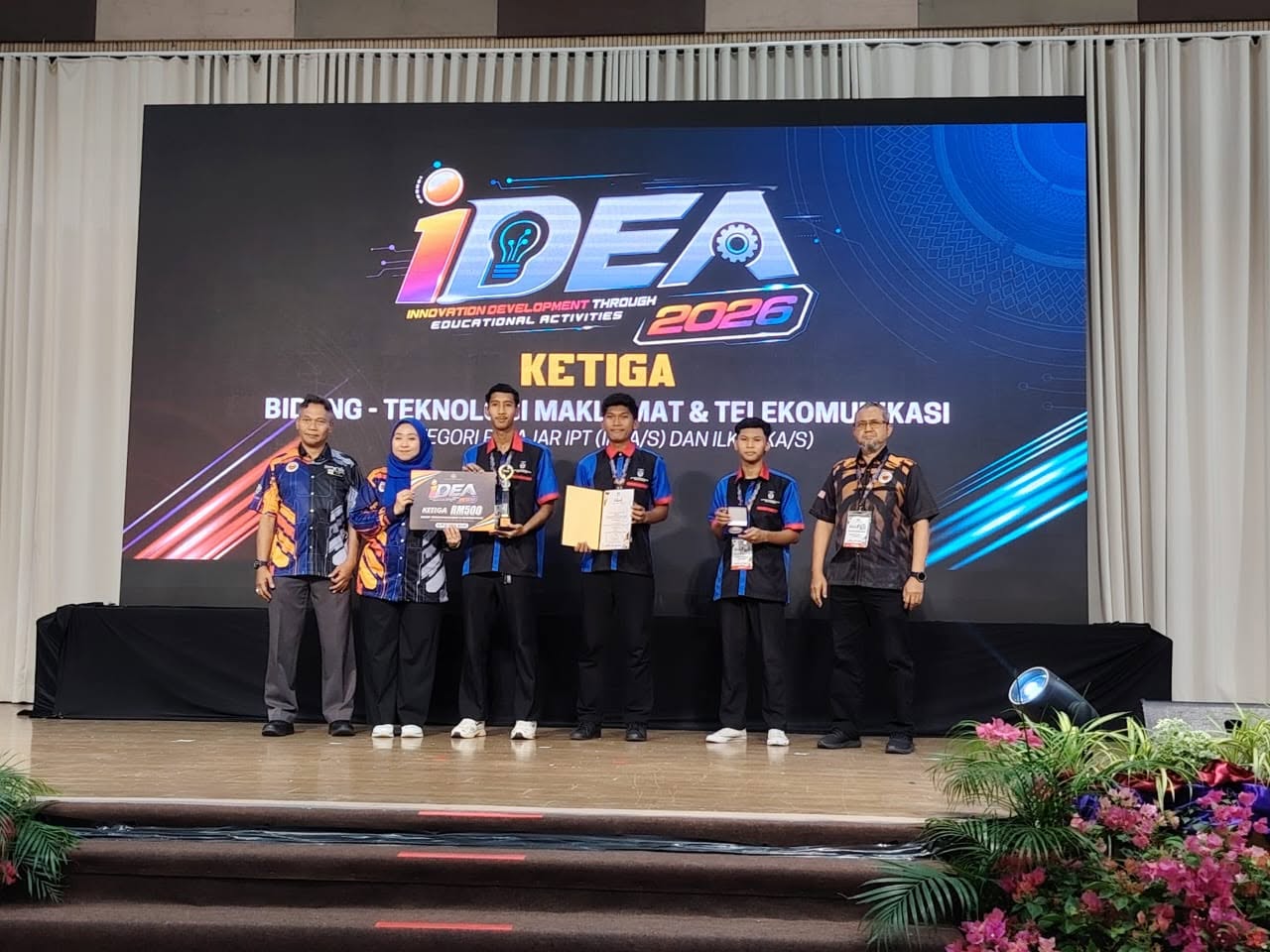 [INSPIRASI TVET: PELAJAR KIMPALAN IKBN BANDAR PENAWAR KUASAI PENTAS IT & AI DI iDEA'26!] 