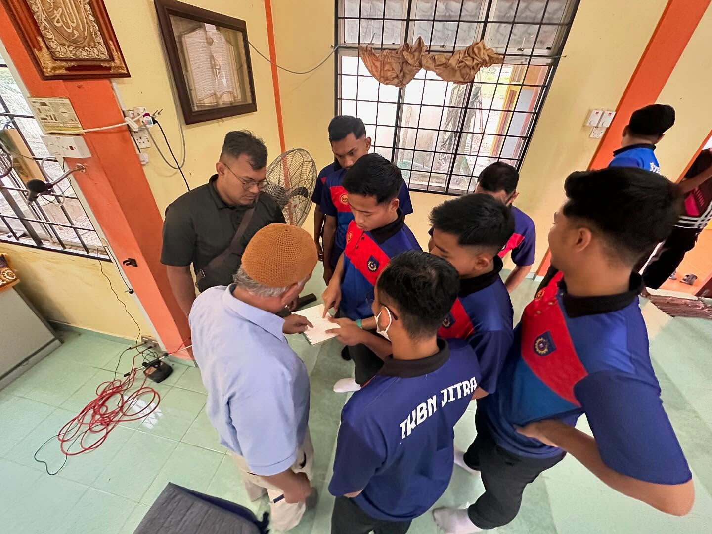 Projek CSR Pendawaian Semula di Dewan Orang Ramai dan Surau Desa KEDA Wang, Napoh