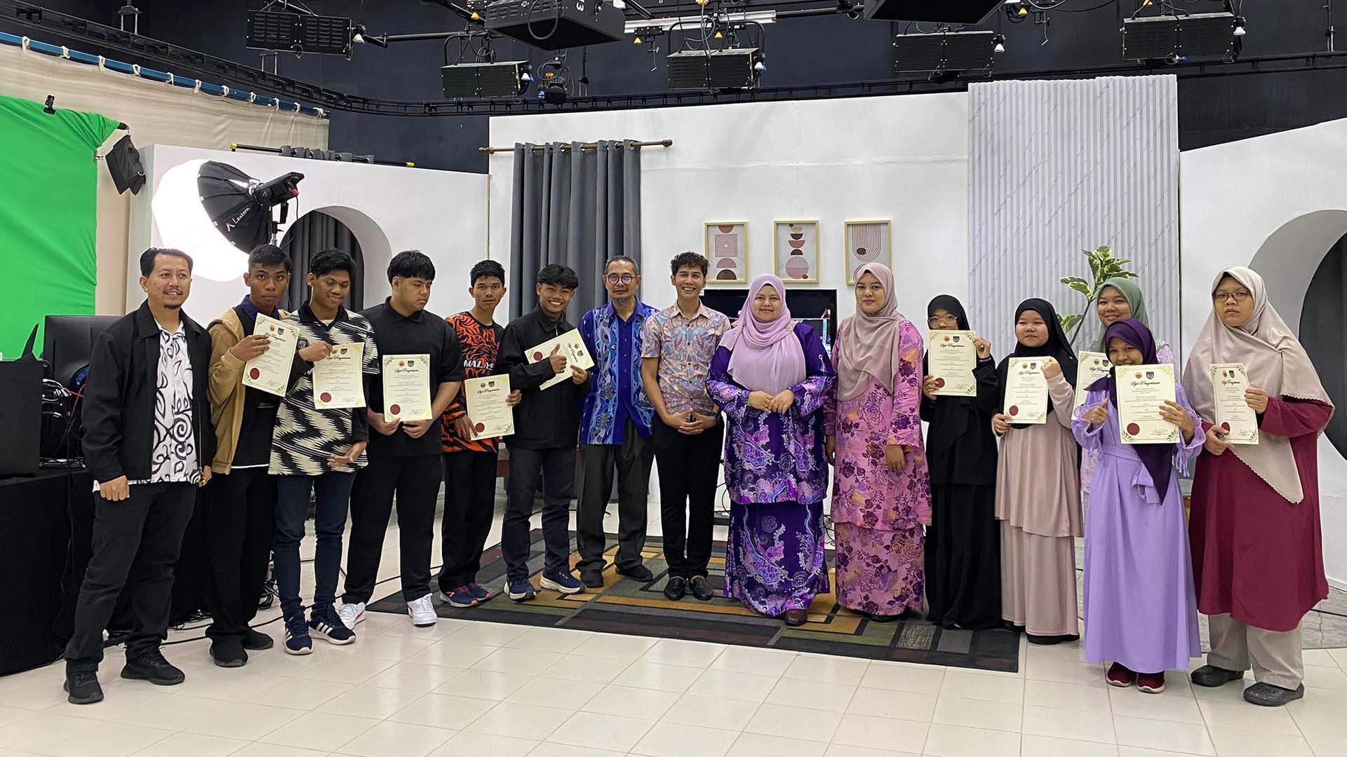KURSUS E-SPORTS STREAMING, PROGRAM RAKAN MAHIR
