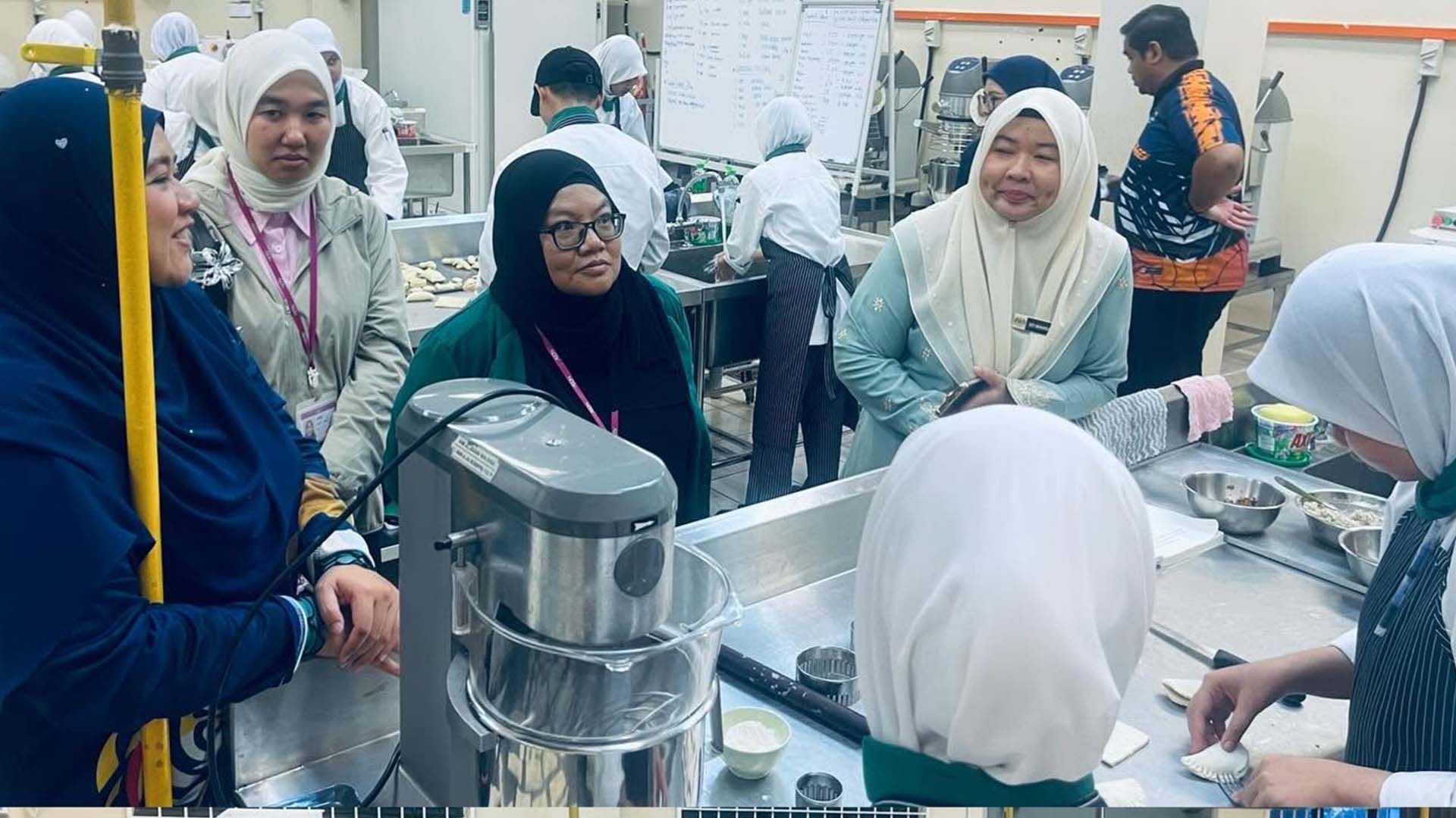 IKBN KEMASIK TERIMA KUNJUNG HORMAT AEON DELICATESSEN HQ