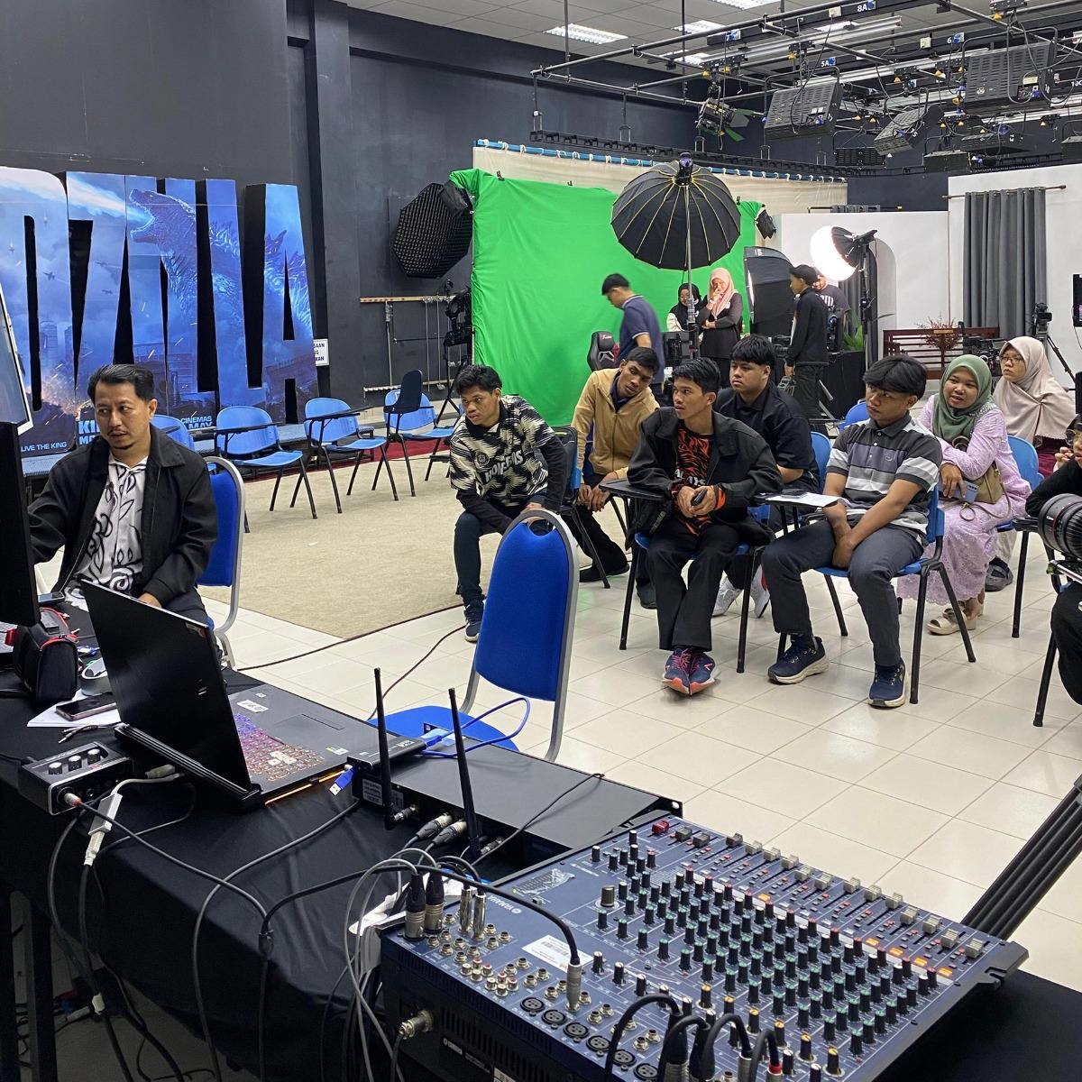 KURSUS E-SPORTS STREAMING, PROGRAM RAKAN MAHIR