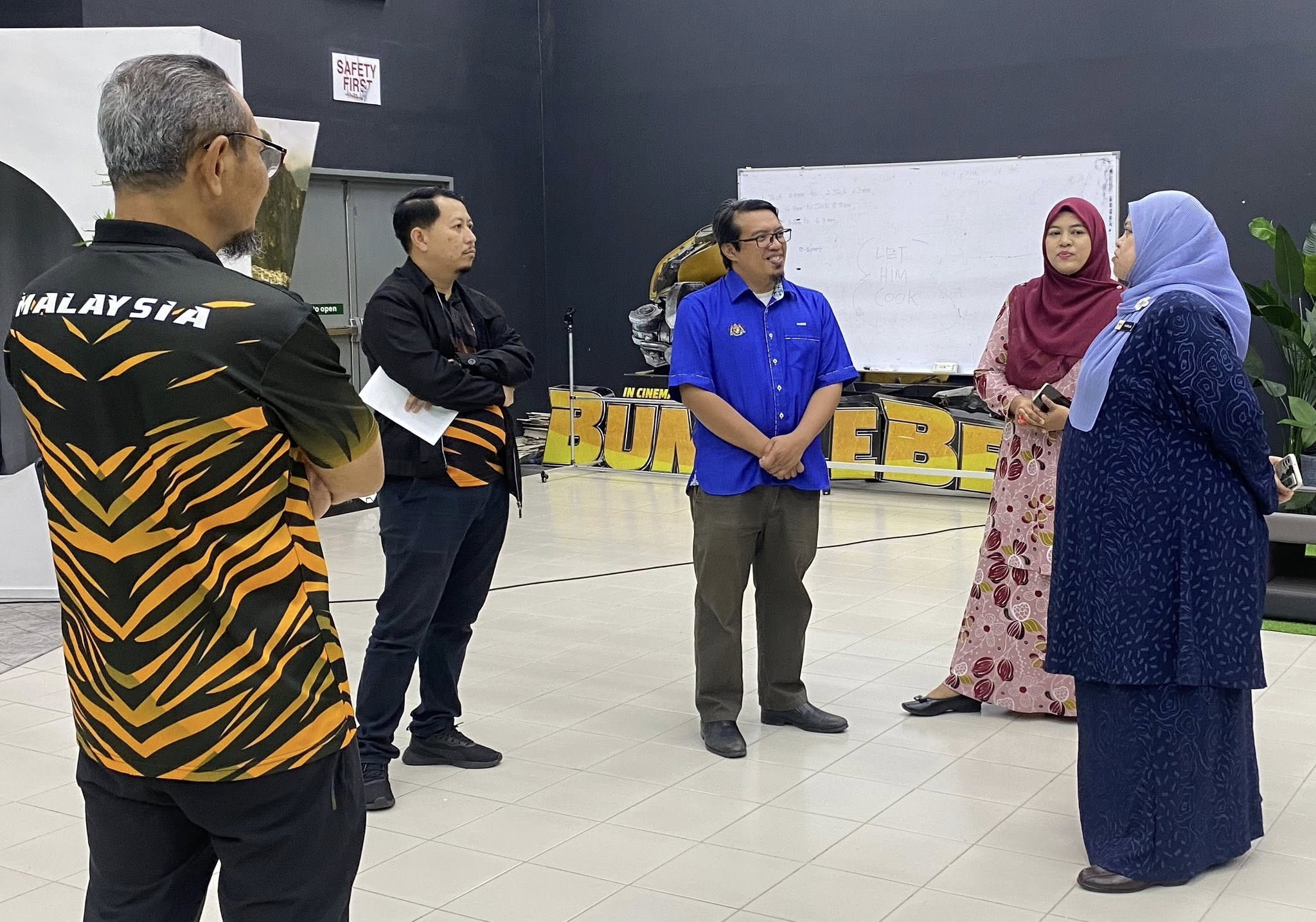 KUNJUNGAN HORMAT JABATAN KOMUNIKASI KOMUNITI (J-KOM)