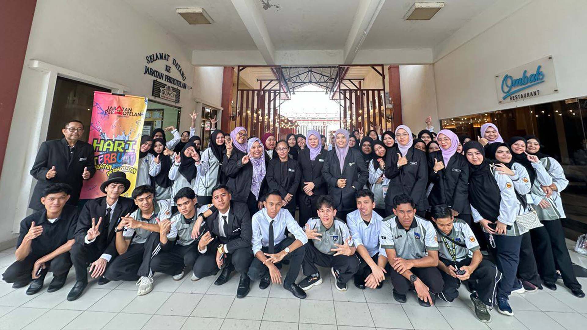 HARI TERBUKA JAB. PERHOTELAN