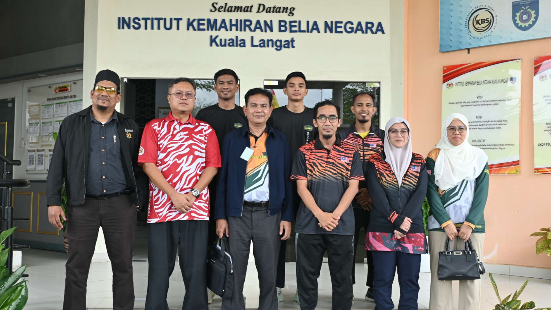 Lawatan Kunjungan Hormat Syarikat Matt Senam Meridian Physiotherapy Ke IKSN