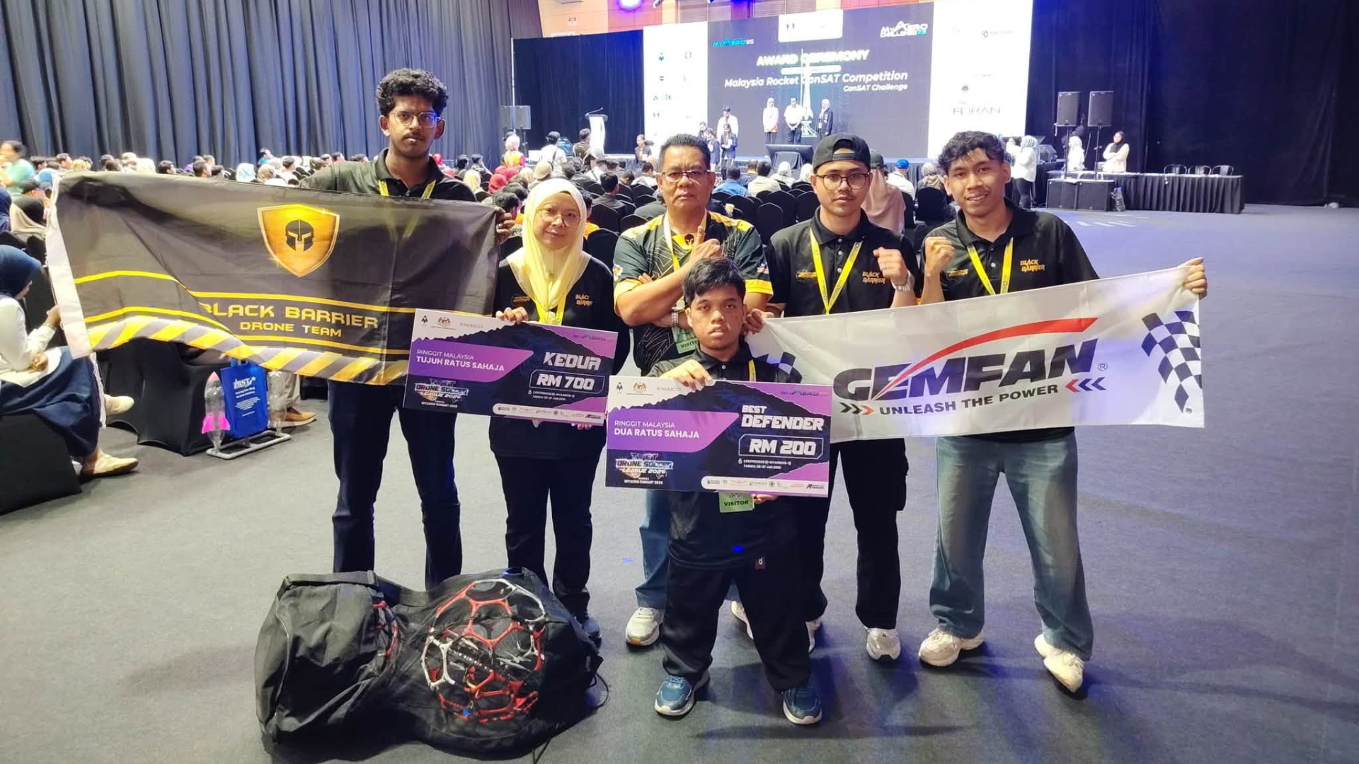 PASUKAN DRONE SOCCER IKSN RAIH NAIB JOHAN DI MY AERO CHALLENGE 2026