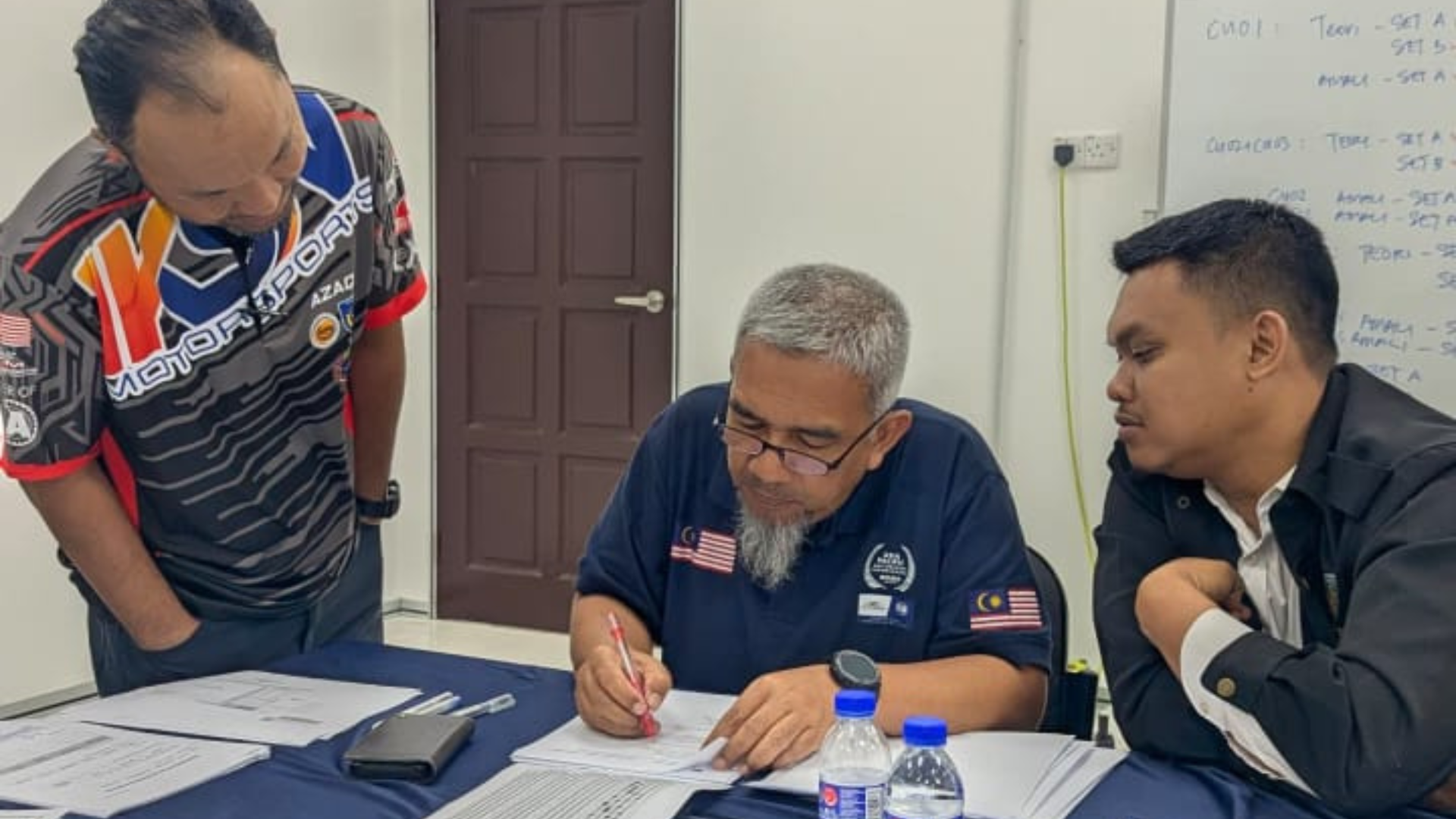 KERJASAMA INDUSTRI PERKUKUH KUALITI PENILAIAN PROGRAM MOTORSPORTS IKSN